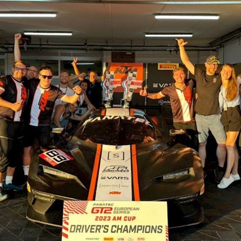 Titul pro Krabce a RTR projects: tým dominoval finále sezony GT2 European Series