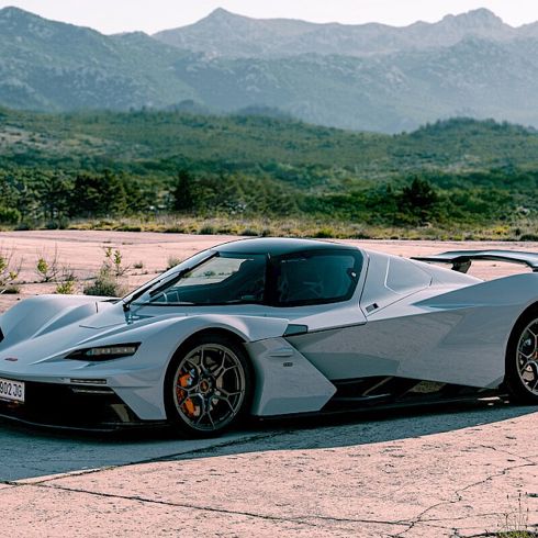 Automobilový program KTM běží beze změn, české zastoupení nabízí nové vozy