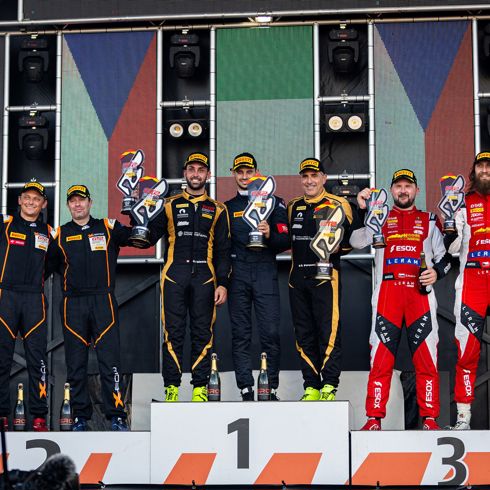 Stříbro je pořád ve hře. RTR projects zahajuje ve Valencii závěrečnou třetinu GT2 European Series