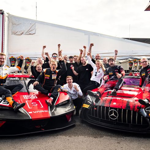 Vítězství na závěr sezony GT2. RTR projects získalo cenný výsledek i titul vicemistra